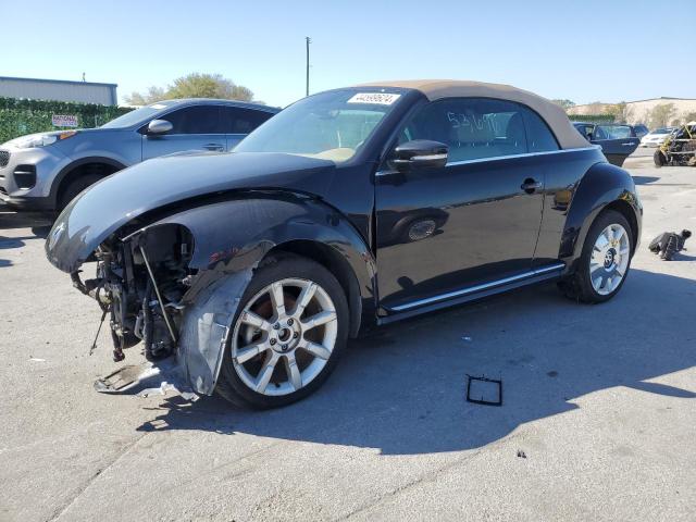 VOLKSWAGEN BEETLE S 2018 with VIN 3VW5DAAT2JM518230 - Photo from auction