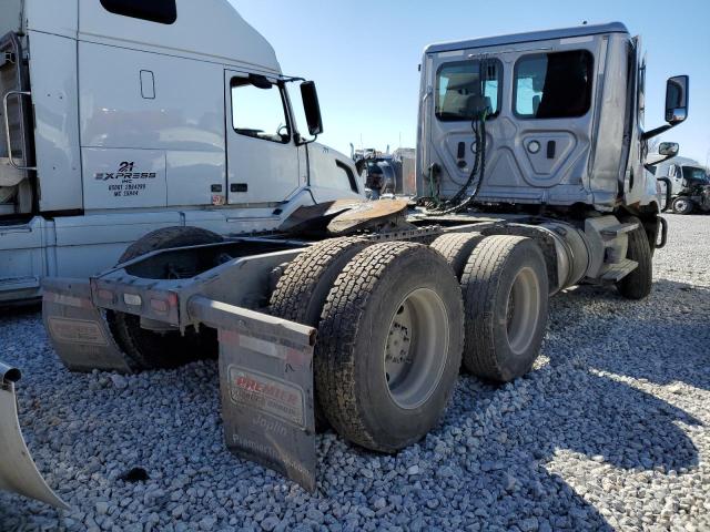 Photo 4 from auction – 2022 FREIGHTLINER CASCADIA 1 with VIN 3AKJHLDV5NDNH0695