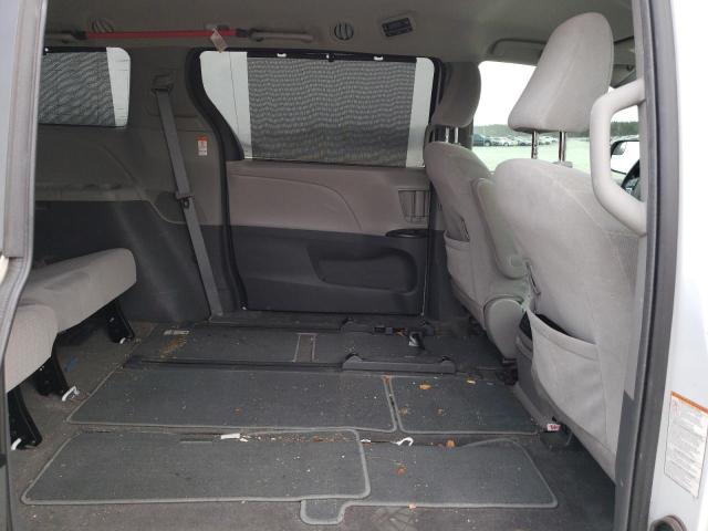 Photo 11 from auction – 2018 TOYOTA SIENNA LE with VIN 5TDJZ3DC4JS193347