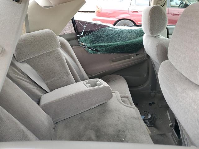 Photo 10 from auction – 2004 TOYOTA CAMRY LE with VIN JTDBE32K740259455