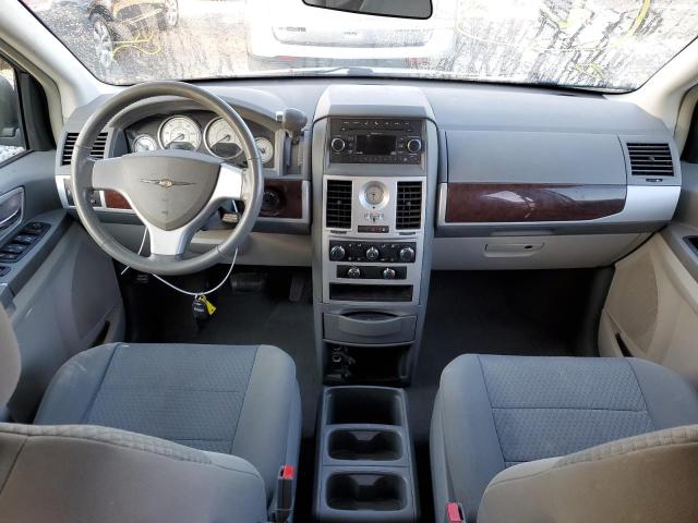 Photo 8 from auction – 2010 CHRYSLER TOWN & COU with VIN 2A4RR5D11AR412894