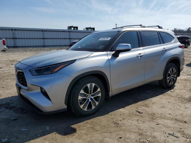 TOYOTA HIGHLANDER 2022 with VIN 5TDGZRBH9NS228157 - Photo from auction