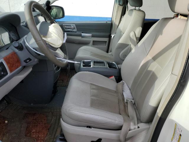Photo 7 from auction – 2008 CHRYSLER TOWN & COU with VIN 2A8HR54P38R838854