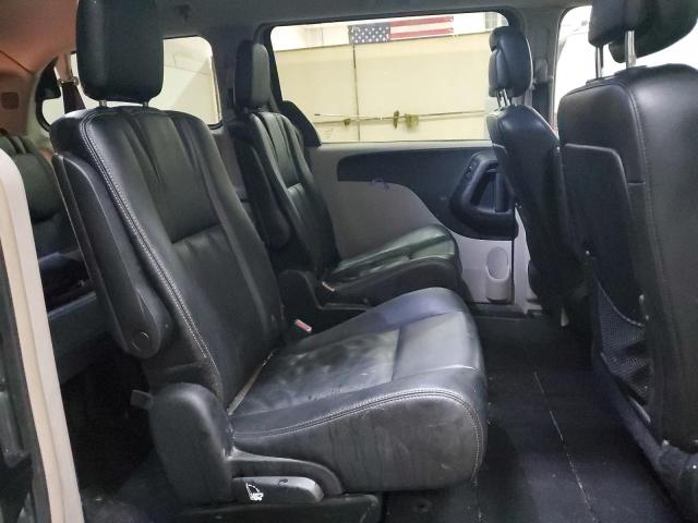 Photo 11 from auction – 2014 CHRYSLER TOWN & COU with VIN 2C4RC1BG7ER126478