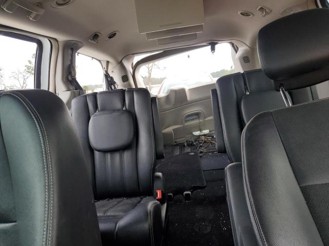 Photo 10 from auction – 2016 CHRYSLER TOWN & COU with VIN 2C4RC1CGXGR283648