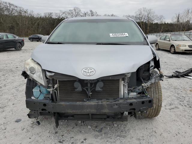Photo 5 from auction – 2017 TOYOTA SIENNA XLE with VIN 5TDYZ3DC0HS814236
