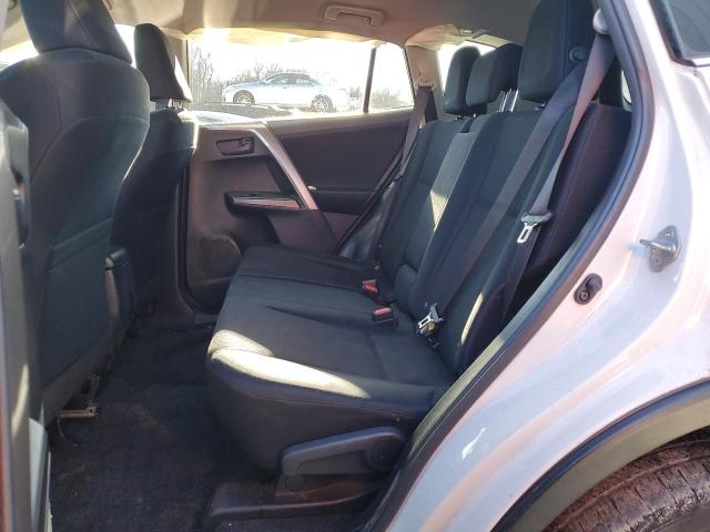 Photo 10 from auction – 2018 TOYOTA RAV4 LE with VIN JTMBFREV2JJ204312