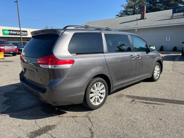Photo 4 from auction – 2011 TOYOTA SIENNA LE with VIN 5TDJK3DC7BS019987
