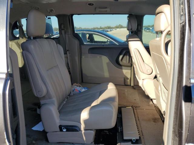 Photo 11 from auction – 2016 CHRYSLER TOWN & COU with VIN 2C4RC1BG0GR149037
