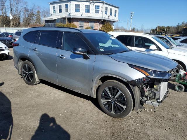 Photo 4 from auction – 2022 TOYOTA HIGHLANDER with VIN 5TDJZRBHXNS216010