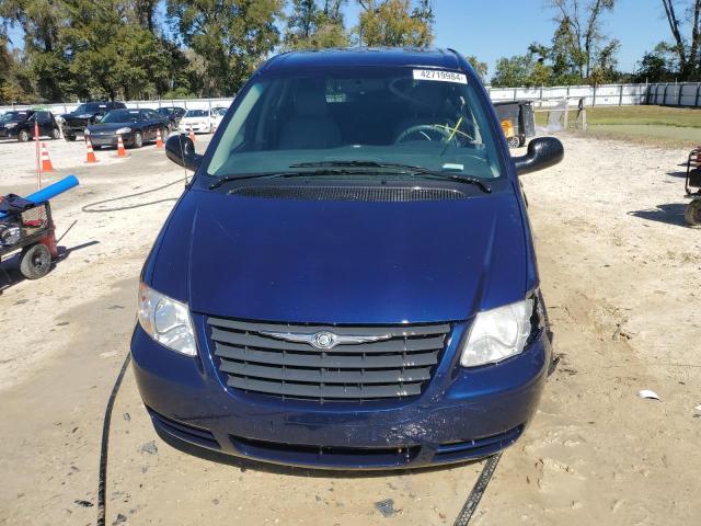 Photo 5 from auction – 2006 CHRYSLER TOWN & COU with VIN 1A4GP45R36B521035