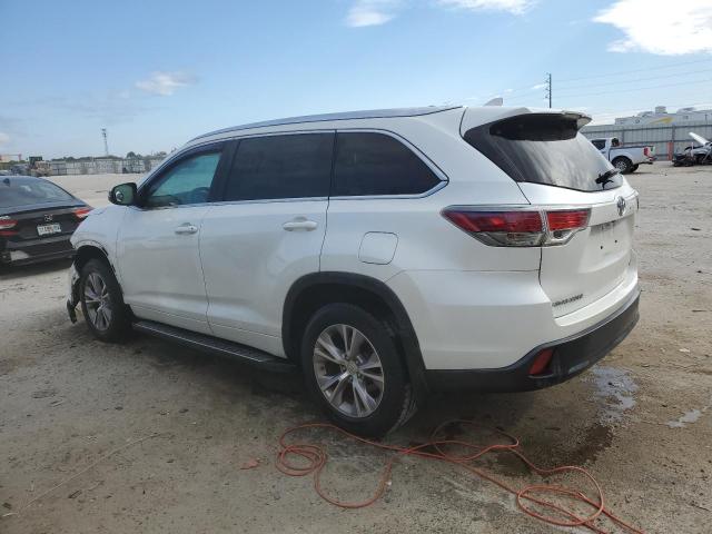 Photo 2 from auction – 2015 TOYOTA HIGHLANDER with VIN 5TDKKRFH2FS100241