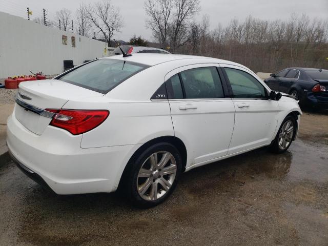 Photo 3 from auction – 2013 CHRYSLER 200 TOURIN with VIN 1C3CCBBB4DN744714