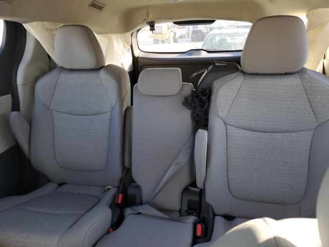 Photo 10 from auction – 2021 TOYOTA SIENNA LE with VIN 5TDBRKEC2MS011078