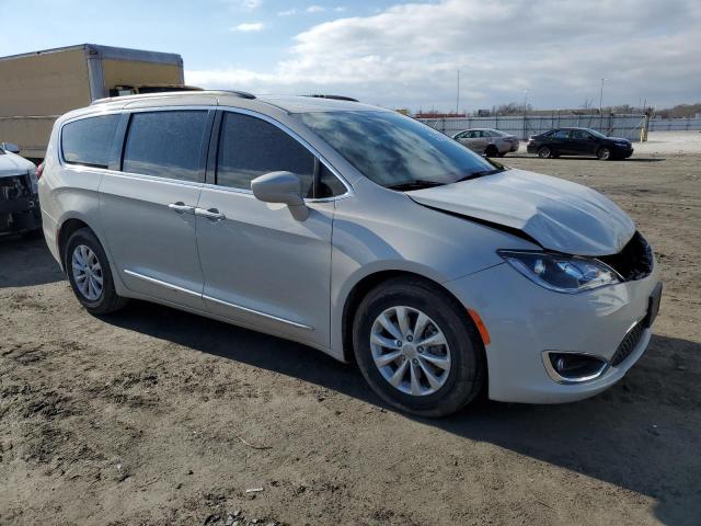 Photo 4 from auction – 2017 CHRYSLER PACIFICA T with VIN 2C4RC1BG7HR636057