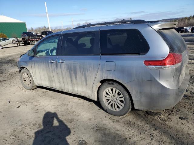 Photo 2 from auction – 2013 TOYOTA SIENNA XLE with VIN 5TDYK3DC4DS305300
