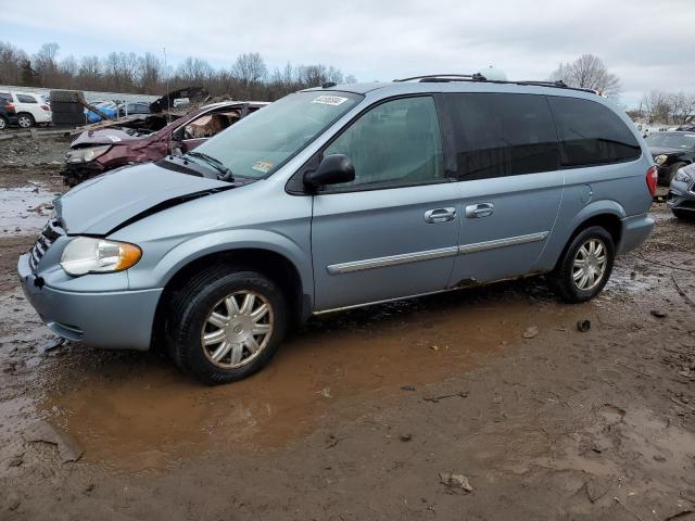CHRYSLER TOWN & COU 2005 with VIN 2C4GP54LX5R412676 - Photo from auction
