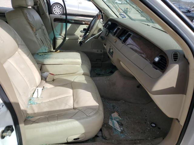 Photo 7 from auction – 2002 LINCOLN TOWN CAR C with VIN 1LNHM83W82Y603820