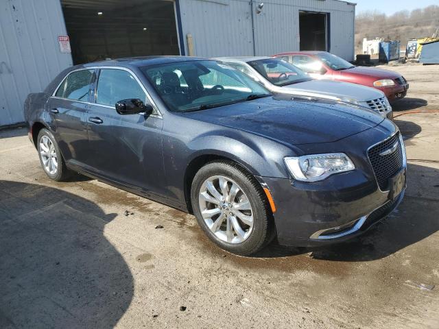 Photo 4 from auction – 2017 CHRYSLER 300 LIMITE with VIN 2C3CCARG6HH553256