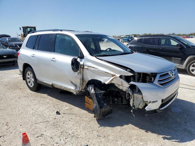 Photo 4 from auction – 2012 TOYOTA HIGHLANDER with VIN 5TDBK3EH2CS095567