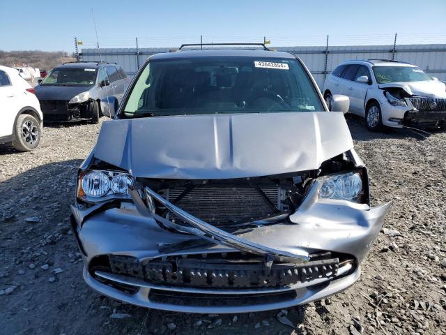Photo 5 from auction – 2015 CHRYSLER TOWN & COU with VIN 2C4RC1BG1FR552040