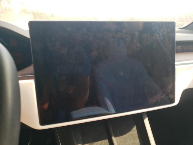 Photo 9 from auction – 2022 TESLA MODEL X with VIN 7SAXCBE56NF335975
