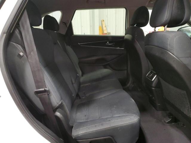 Photo 10 from auction – 2016 KIA SORENTO LX with VIN 5XYPG4A34GG118535