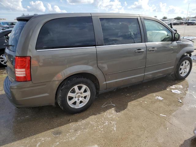 Photo 3 from auction – 2010 CHRYSLER TOWN & COU with VIN 2A4RR2D11AR374808