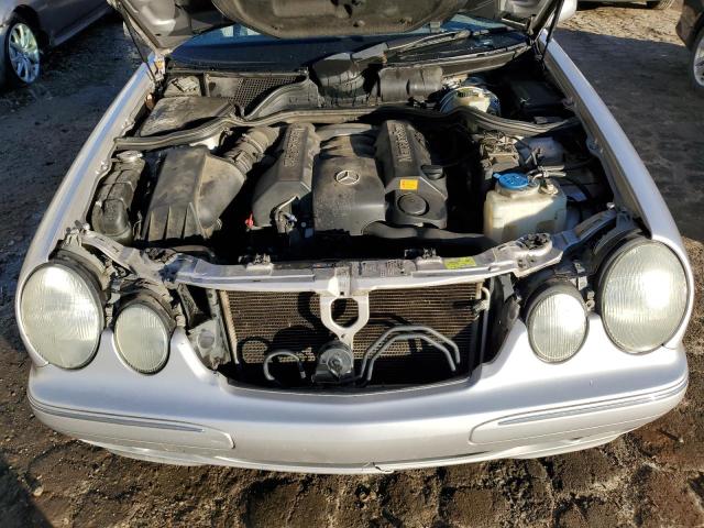 Photo 11 from auction – 2002 MERCEDES-BENZ E 320 with VIN WDBJF65J02B498164