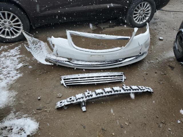 Photo 13 from auction – 2016 CHRYSLER TOWN & COU with VIN 2C4RC1AG5GR253556