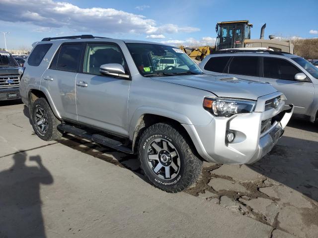 Photo 4 from auction – 2020 TOYOTA 4RUNNER SR with VIN JTEBU5JR4L5829910