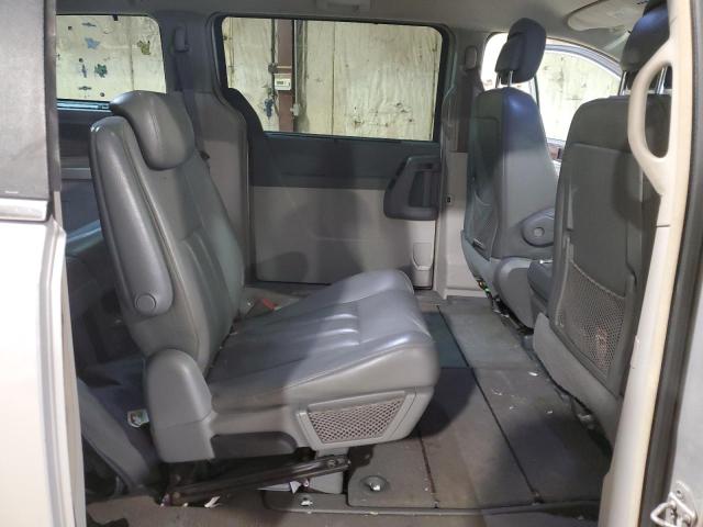 Photo 11 from auction – 2010 CHRYSLER TOWN & COU with VIN 2A4RR5D12AR315431