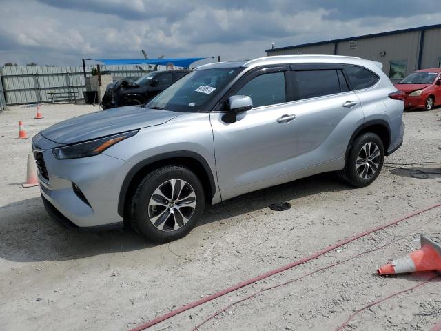 Photo 1 from auction – 2022 TOYOTA HIGHLANDER with VIN 5TDGZRAH0NS098223