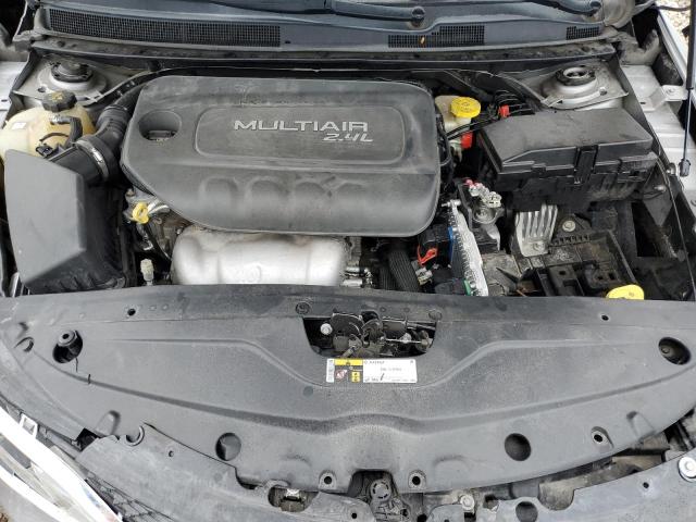 Photo 11 from auction – 2015 CHRYSLER 200 LIMITE with VIN 1C3CCCABXFN628296