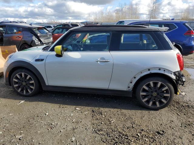 Photo 2 from auction – 2022 MINI COOPER SE with VIN WMW13DJ05N2R93389