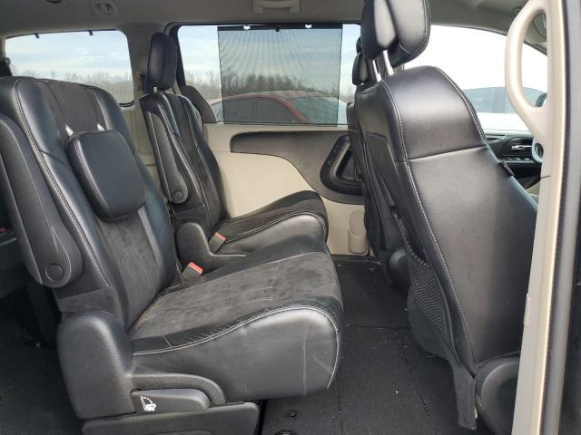 Photo 11 from auction – 2014 CHRYSLER TOWN & COU with VIN 2C4RC1CG2ER461789