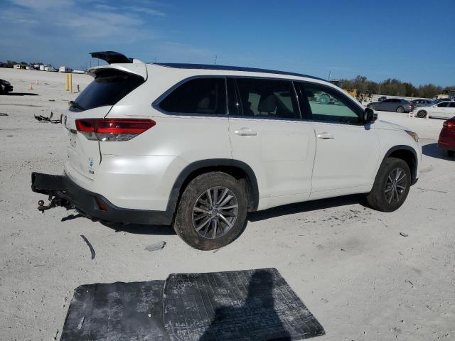 Foto 3 de la subasta – 2017 TOYOTA HIGHLANDER con VIN 5TDKZRFH4HS524535
