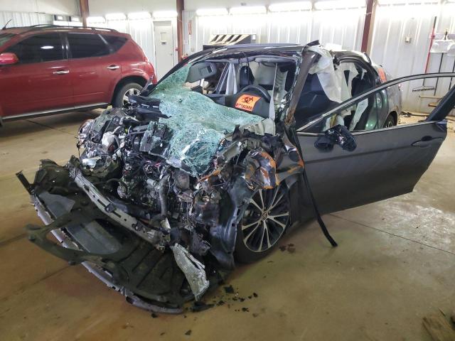 TOYOTA CAMRY SE 2020 with VIN 4T1G11AK2LU970538 - Photo from auction