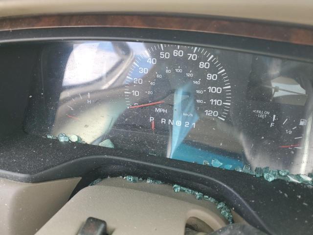 Photo 9 from auction – 2002 LINCOLN TOWN CAR C with VIN 1LNHM83W82Y603820