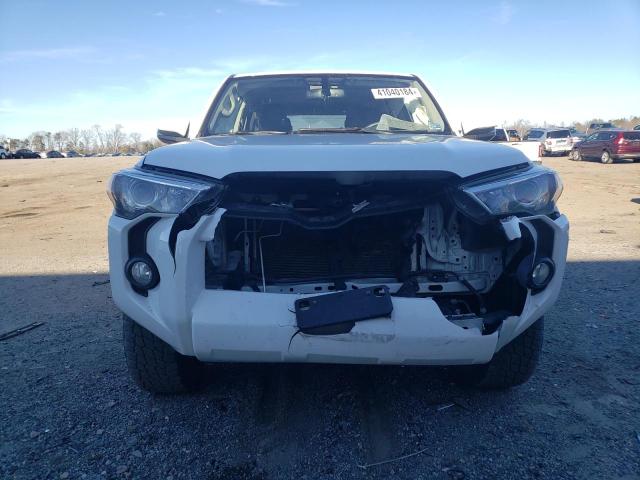 Photo 5 from auction – 2019 TOYOTA 4RUNNER SR with VIN JTEBU5JR7K5640294