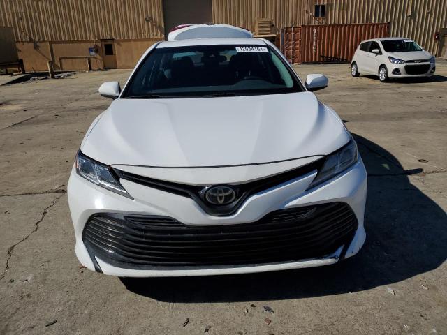 Photo 5 from auction – 2018 TOYOTA CAMRY with VIN 4T1B11HK9JU072256