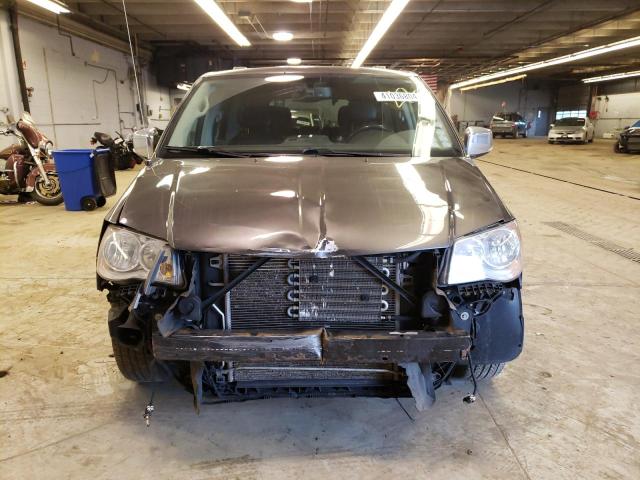 Photo 5 from auction – 2015 CHRYSLER TOWN & COU with VIN 2C4RC1CGXFR553637