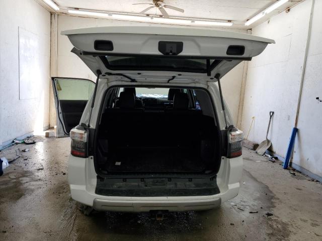 Photo 6 from auction – 2020 TOYOTA 4RUNNER SR with VIN JTEBU5JR7L5773557