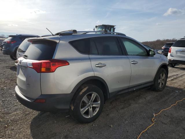 Photo 3 from auction – 2015 TOYOTA RAV4 XLE with VIN JTMRFREV4FD111845