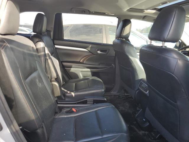 Photo 11 from auction – 2018 TOYOTA HIGHLANDER with VIN 5TDKZRFH1JS539869