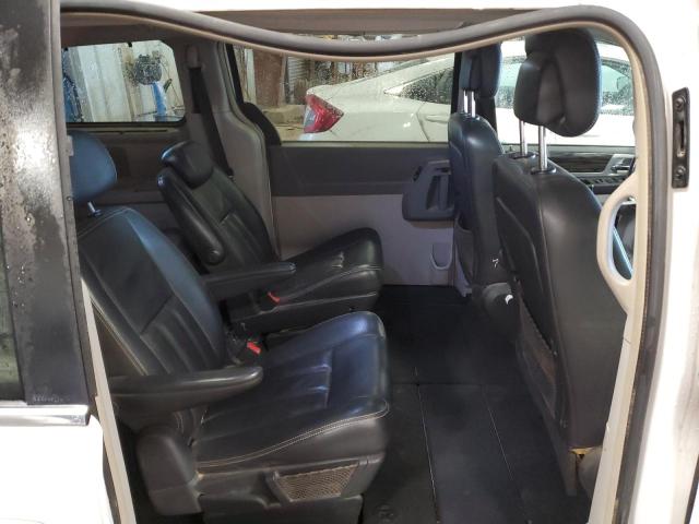 Photo 11 from auction – 2010 CHRYSLER TOWN & COU with VIN 2A4RR5DX8AR290443
