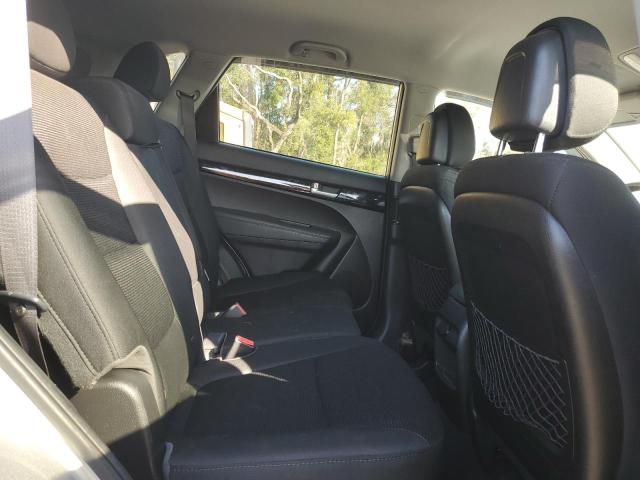 Photo 11 from auction – 2015 KIA SORENTO LX with VIN 5XYKTDA79FG648572