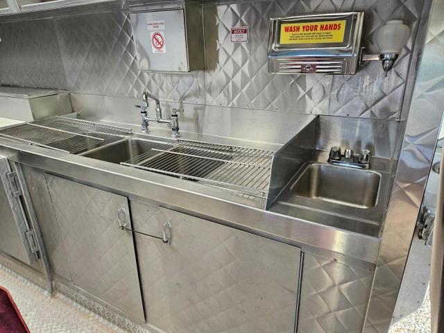 Photo 9 from auction – 2000 WORKHORSE CUSTOM CHASSIS FORWARD CO with VIN 5B4JP32R8Y3322950