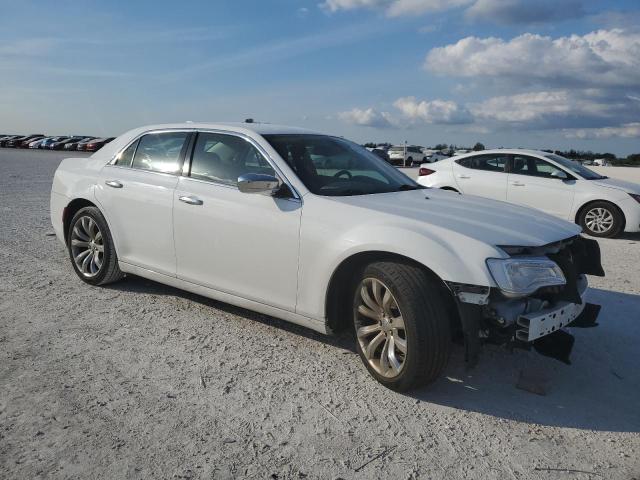 Photo 4 from auction – 2019 CHRYSLER 300 LIMITE with VIN 2C3CCAEG4KH693464