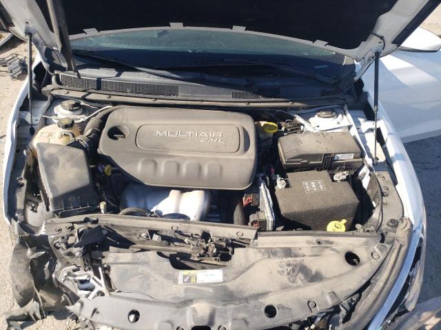 Photo 11 from auction – 2015 CHRYSLER 200 LIMITE with VIN 1C3CCCAB5FN548209
